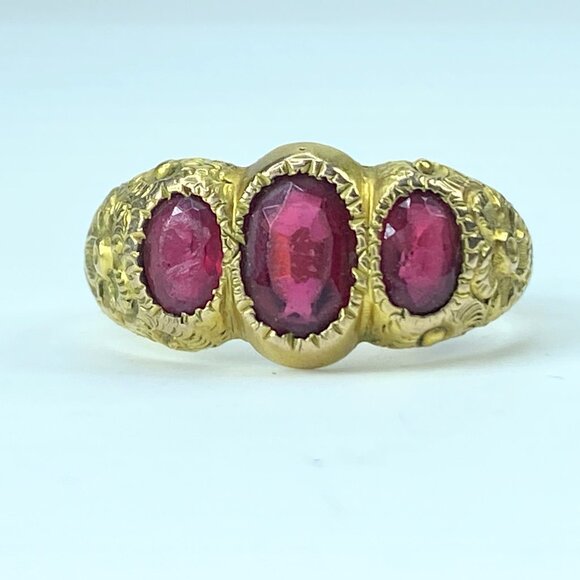 Antique 10K yellow gold Synthetic Ruby trio-stones ring 4.4g s7.75 JR95